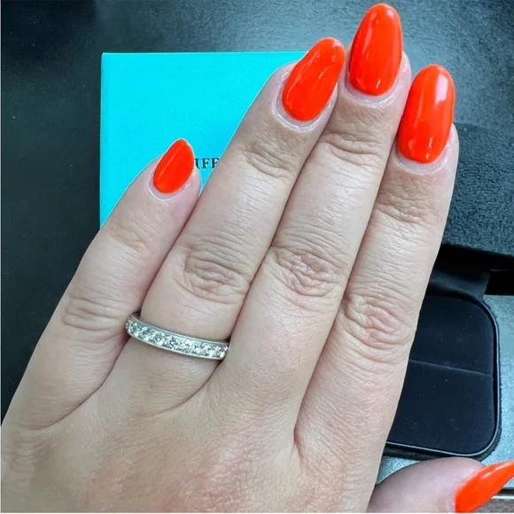 Tiffany Setting Wedding Band in Platinum with a Full Circle of Diamonds - Picture 5 of 9